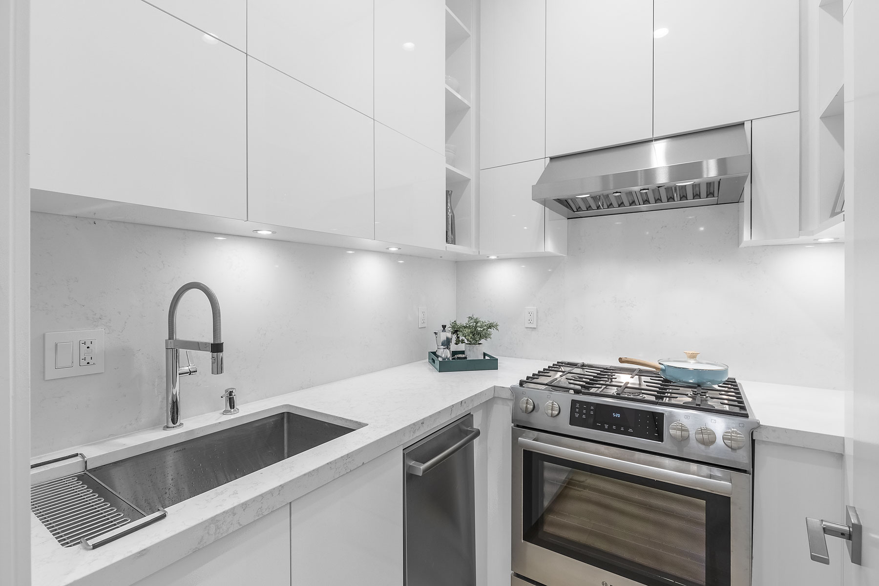 822 Cumberland Crescent